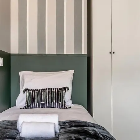 Lägenhet 42#opera #louvre #paris02 #2bedrooms #ac