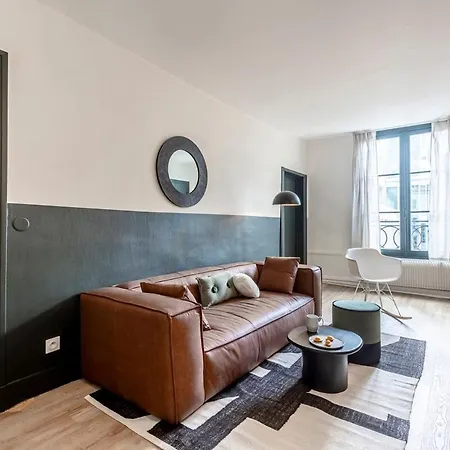 Apartment 42#opera #louvre #paris02 #2bedrooms #ac Paris