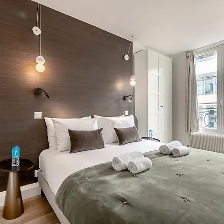 42#opera #louvre #paris02 #2bedrooms #ac * Paris